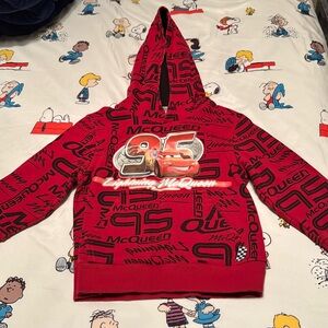 Lightning McQueen Hoodie Size 6 years. Great condition.